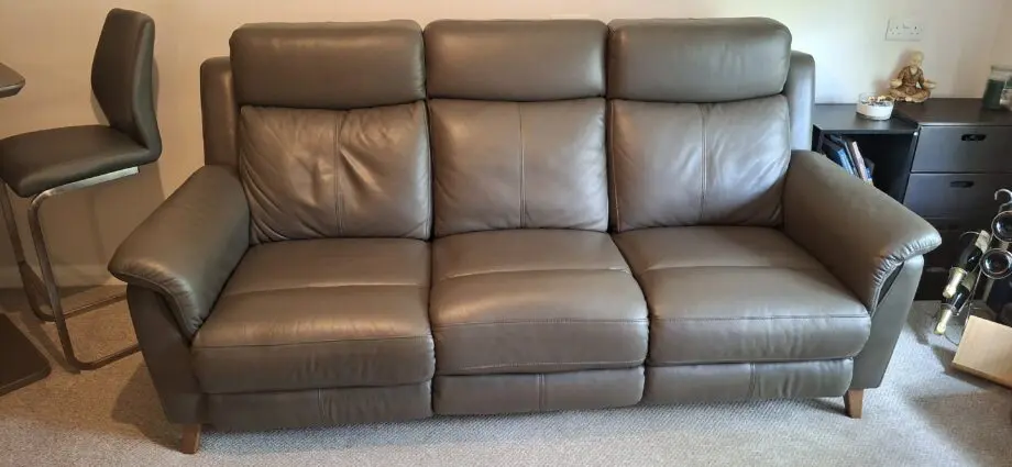 3 Seater power recliner sofa Sienna