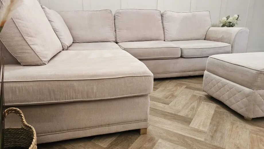 DFS Orka with Matching Storage Footstool