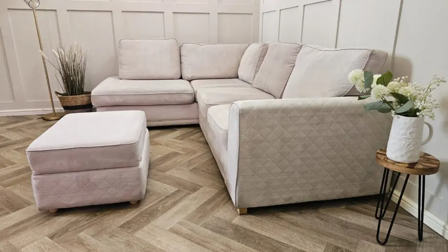 DFS Orka with Matching Storage Footstool