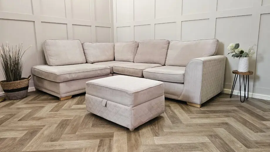 DFS Orka with Matching Storage Footstool