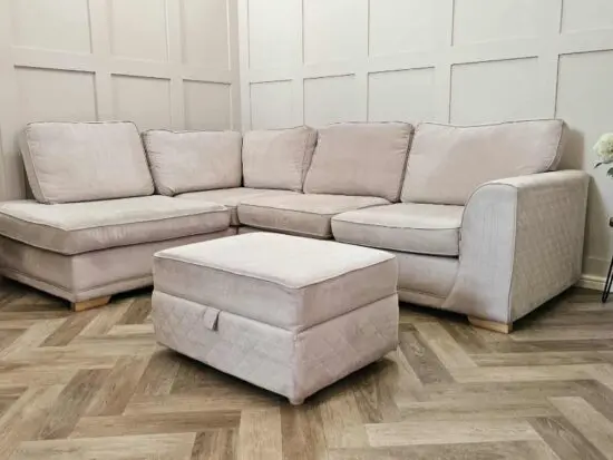 DFS Orka with Matching Storage Footstool