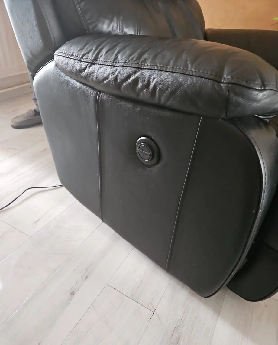 Black real leather SCS 3 piece suite, static sofa and 2 electric recliner armchairs