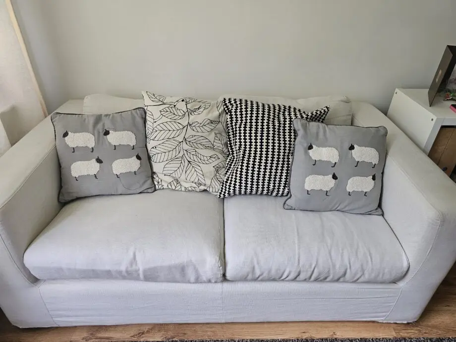 Comfortable sofa bed 2 seater sleeper couch convertible to bed - excellent condition (sleep 2 people)