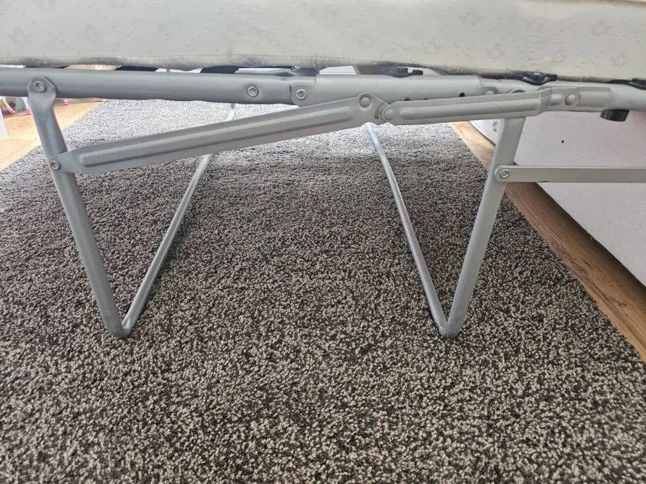 Comfortable sofa bed 2 seater sleeper couch convertible to bed - excellent condition (sleep 2 people)