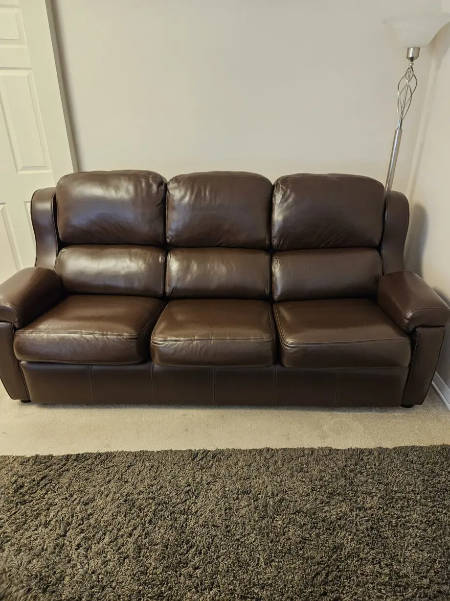 Sofas by saxon 2 x 3 seater leather sofas