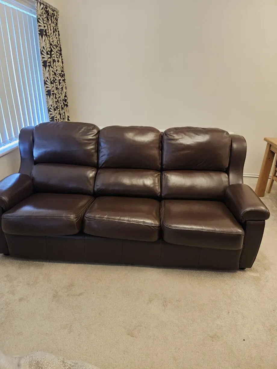 Sofas by saxon 2 x 3 seater leather sofas