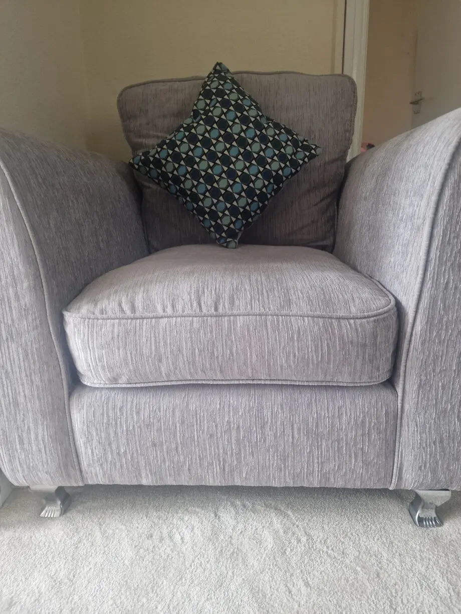 SCS -Grey chair with cushion