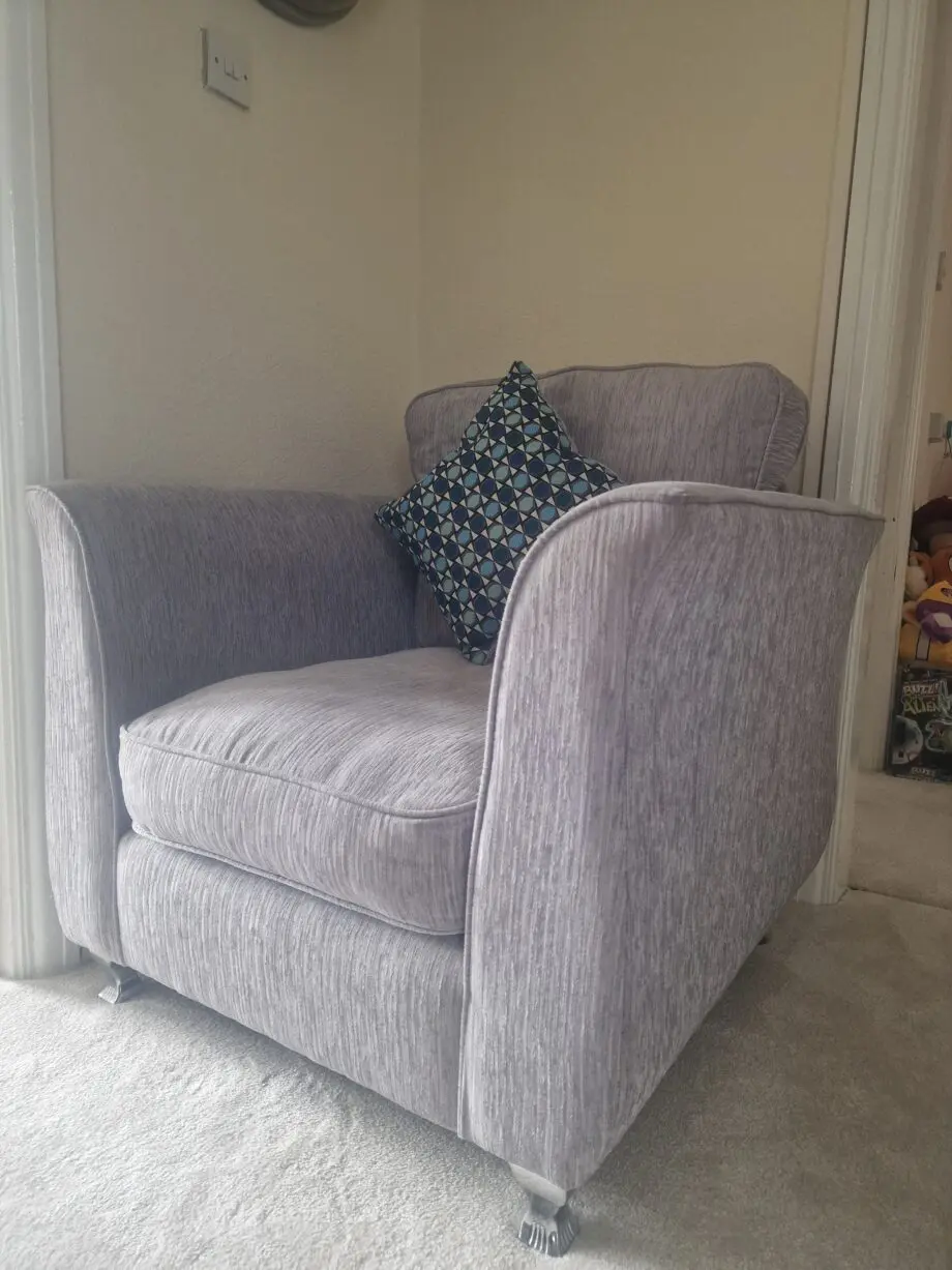 SCS -Grey chair with cushion