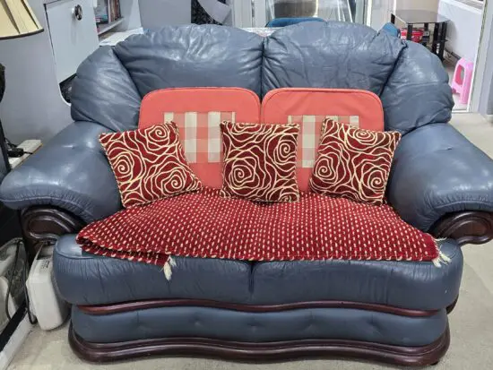 Leather 2 seater Sofa set with 2 sofa chairs