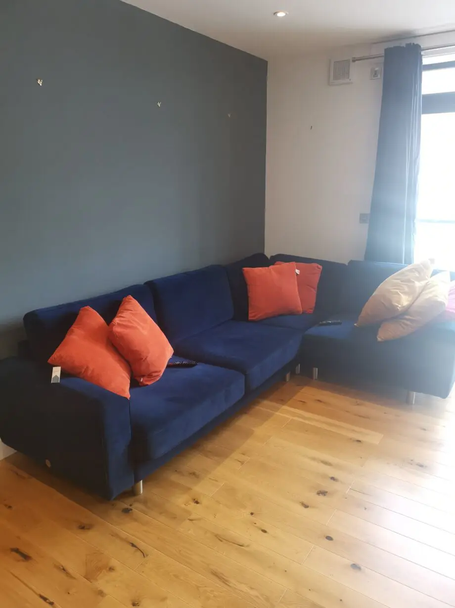 Snug - Big chill corner sofa in Blue velvet