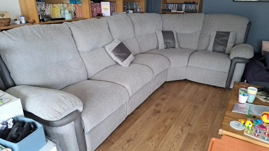 La-Z-Boy 5 seater Nevada corner sofa with Electric recliners