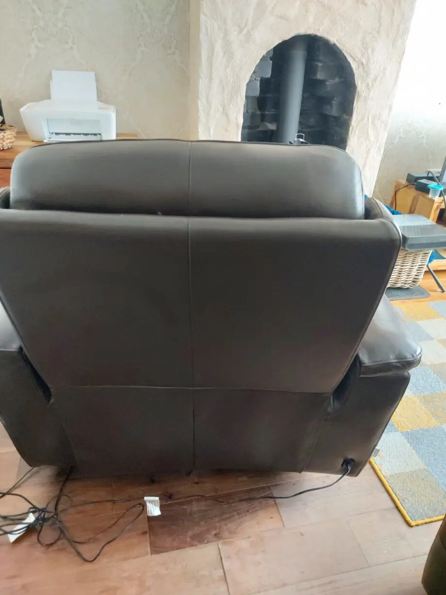 Rockville leather recliner and head tilt Layzboy sofa