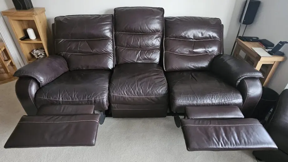 Brown leather 3 piece suite (Electric Recliner 3 Seater, 2 Seater & Footstool)