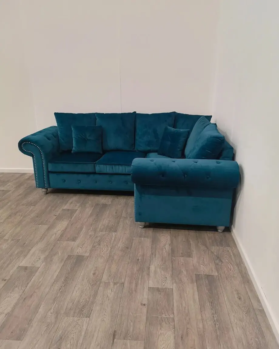 Chesterfield Modern 4-Seater Corner Sofa