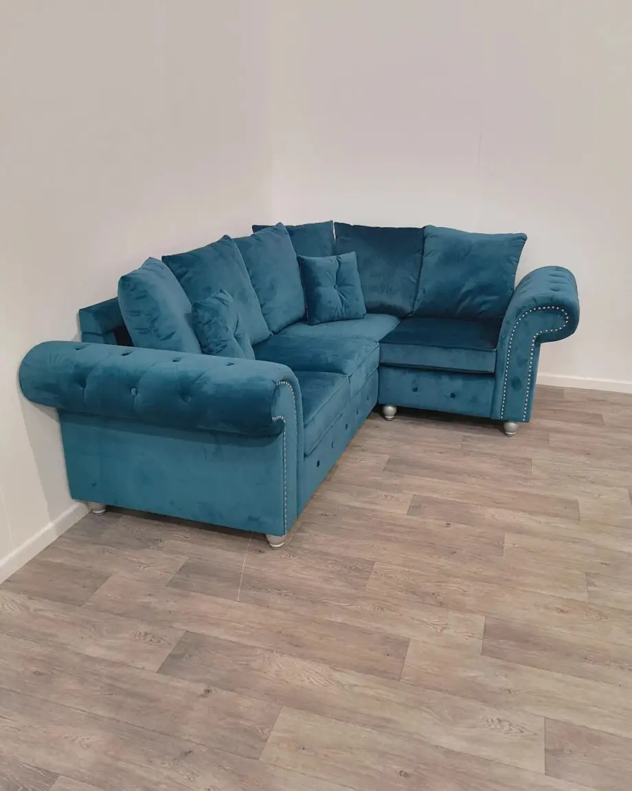 Chesterfield Modern 4-Seater Corner Sofa