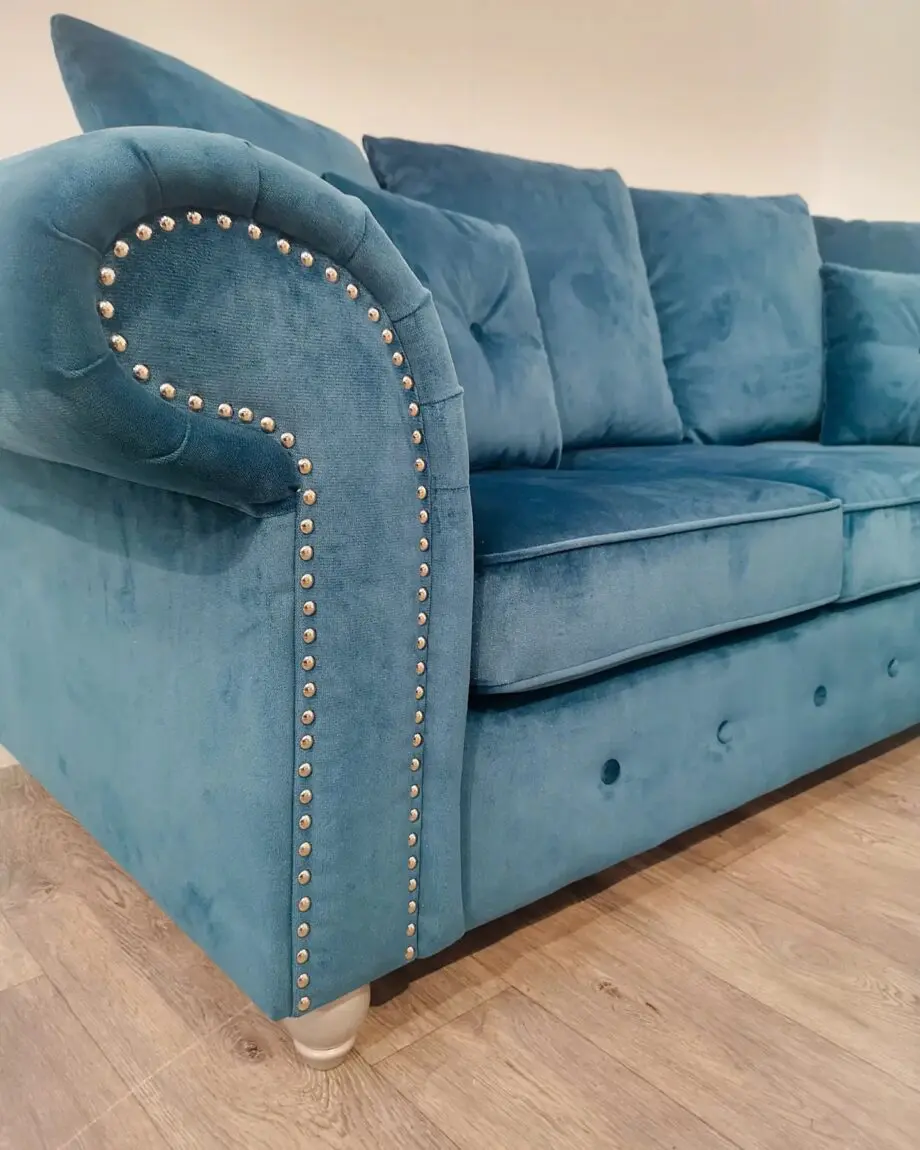 Chesterfield Modern 4-Seater Corner Sofa