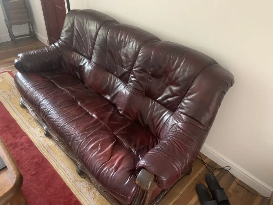 Chesterfields direct genuine leather “Sherwood” sofa. Three seater.