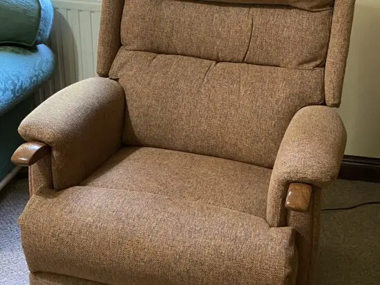 HSL RIPLEY GRANDE DUAL RISE AND RECLINER CHAIR