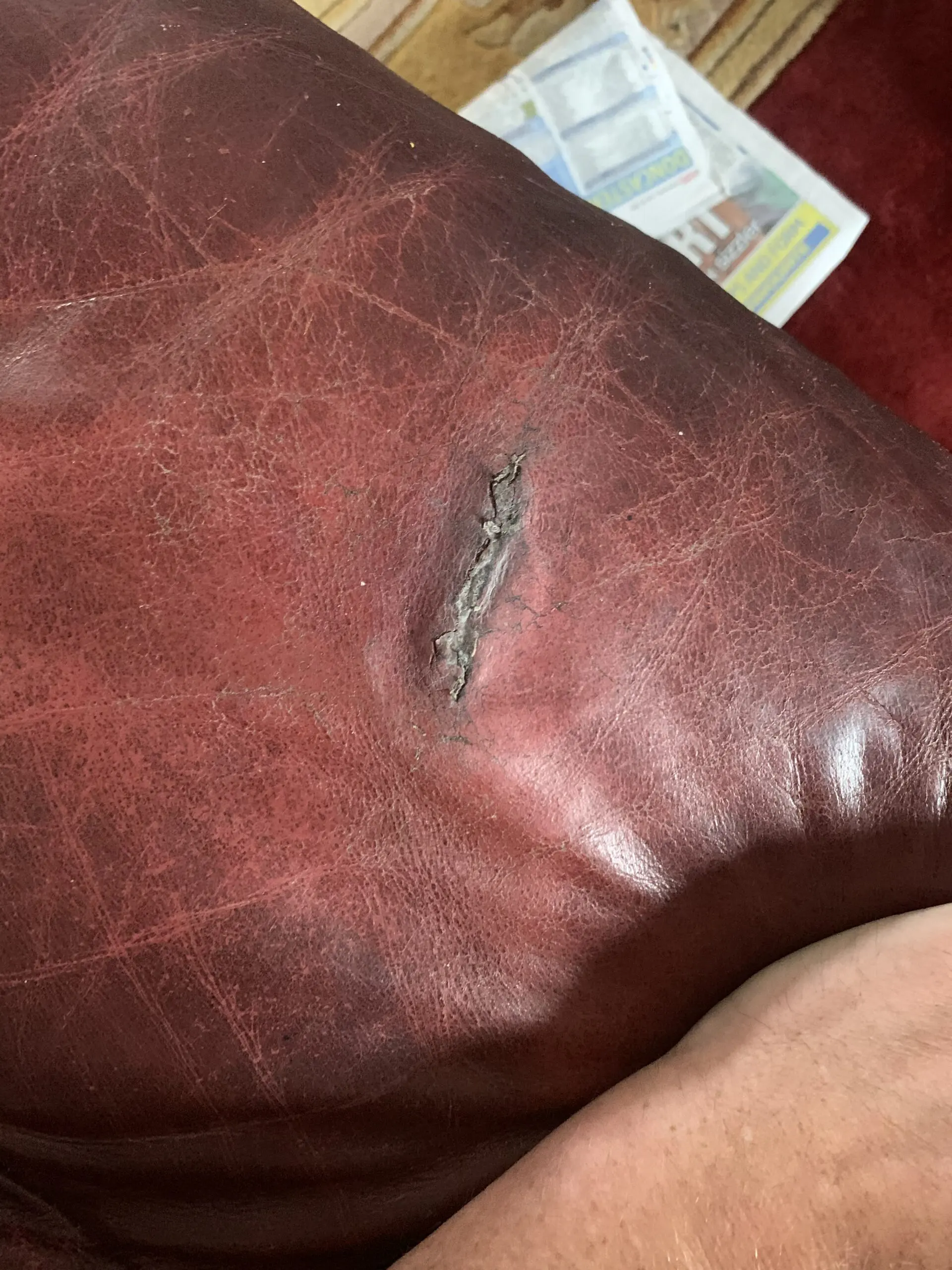 Chesterfields direct genuine leather “Sherwood” sofa. Three seater.