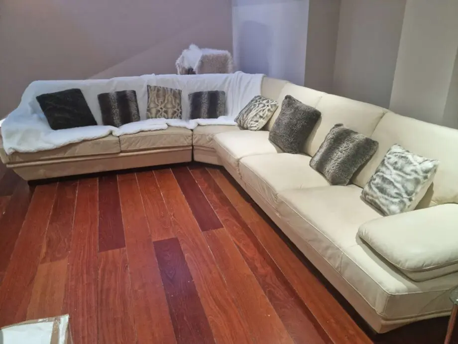 Luxury Italian leather corner suite (RRP $3,995)
