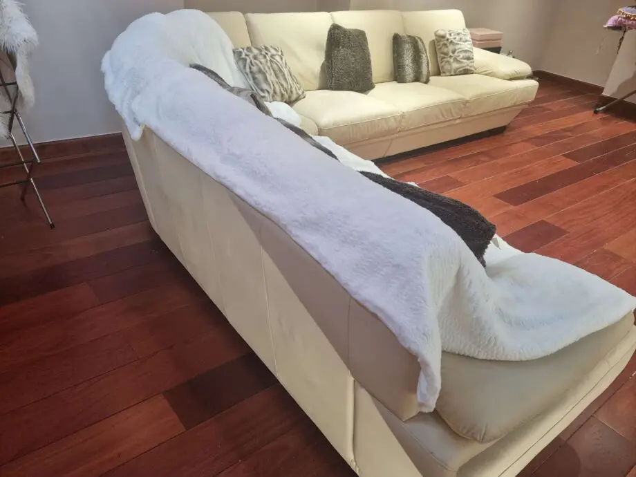 Luxury Italian leather corner suite (RRP $3,995)