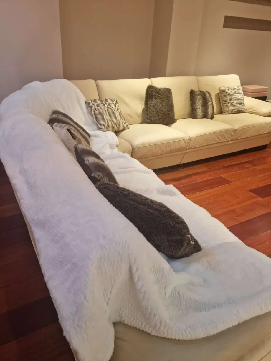 Luxury Italian leather corner suite (RRP $3,995)