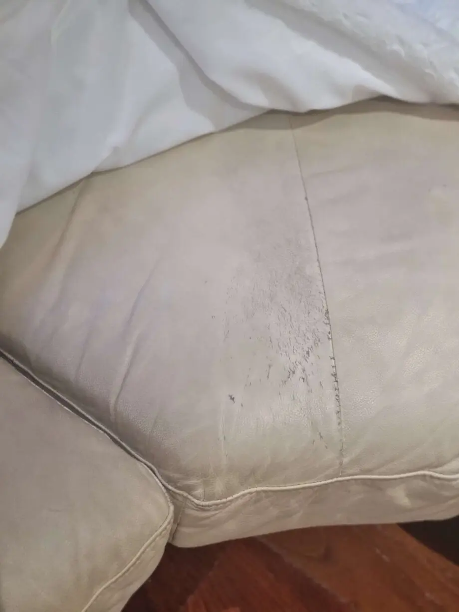 Luxury Italian leather corner suite (RRP $3,995)