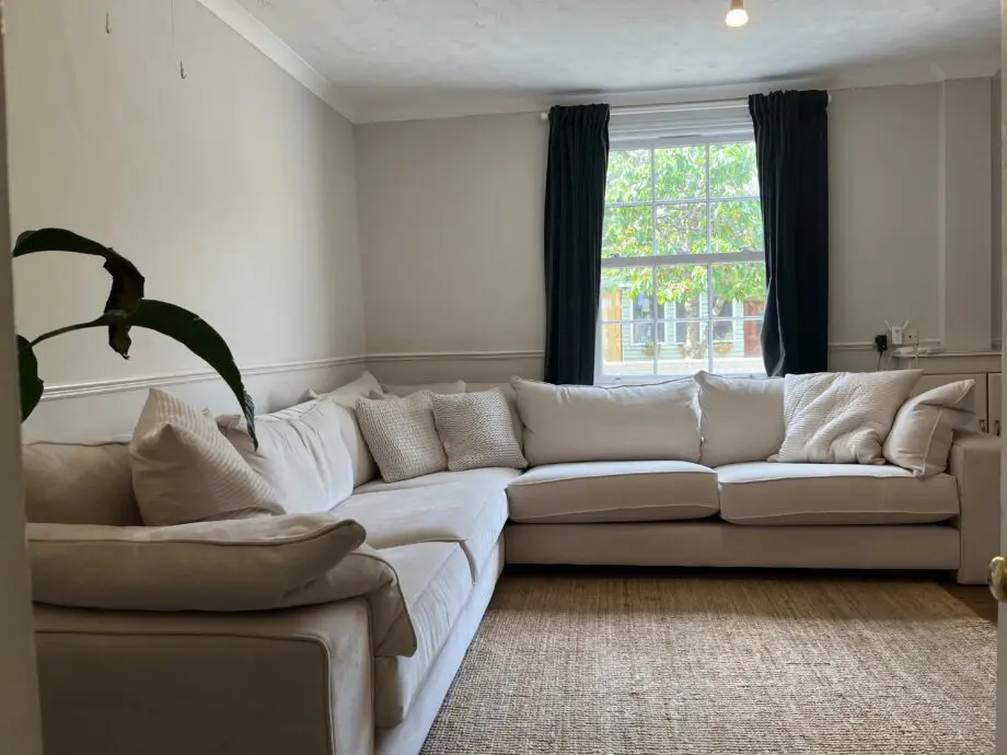White 7 seater joules Gilmorton corner sofa