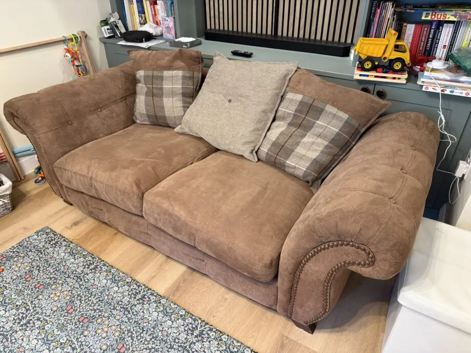 DFS - BEDFORD PB ENCORE 2SEAT SOFA -BROWN COMBINATION