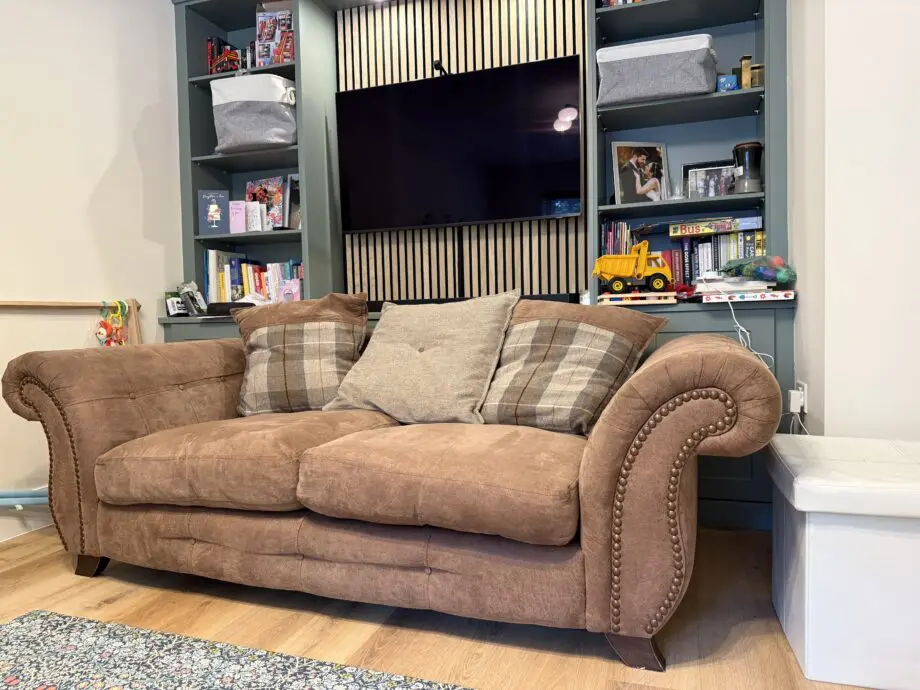 DFS - BEDFORD PB ENCORE 2SEAT SOFA -BROWN COMBINATION