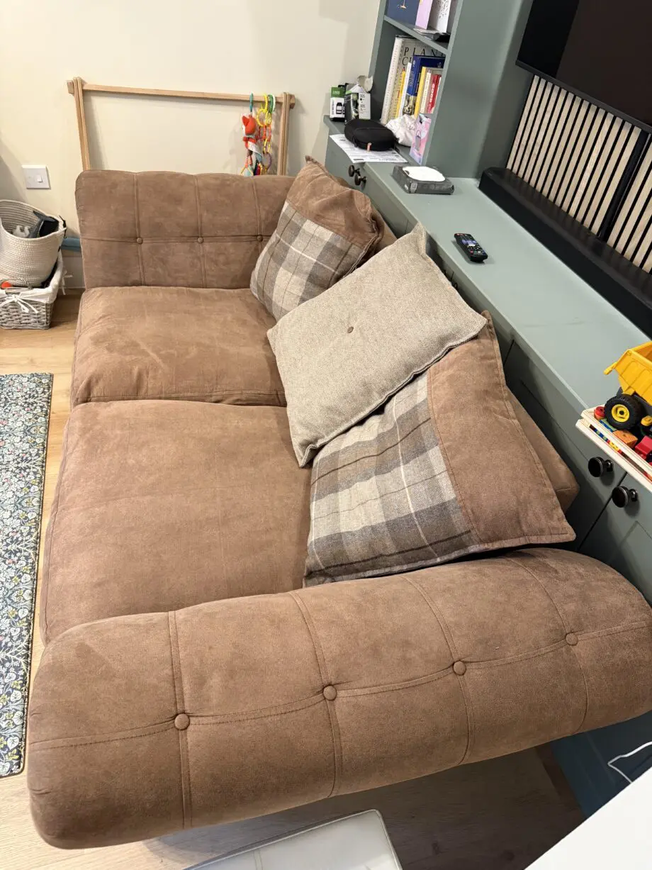 DFS - BEDFORD PB ENCORE 2SEAT SOFA -BROWN COMBINATION