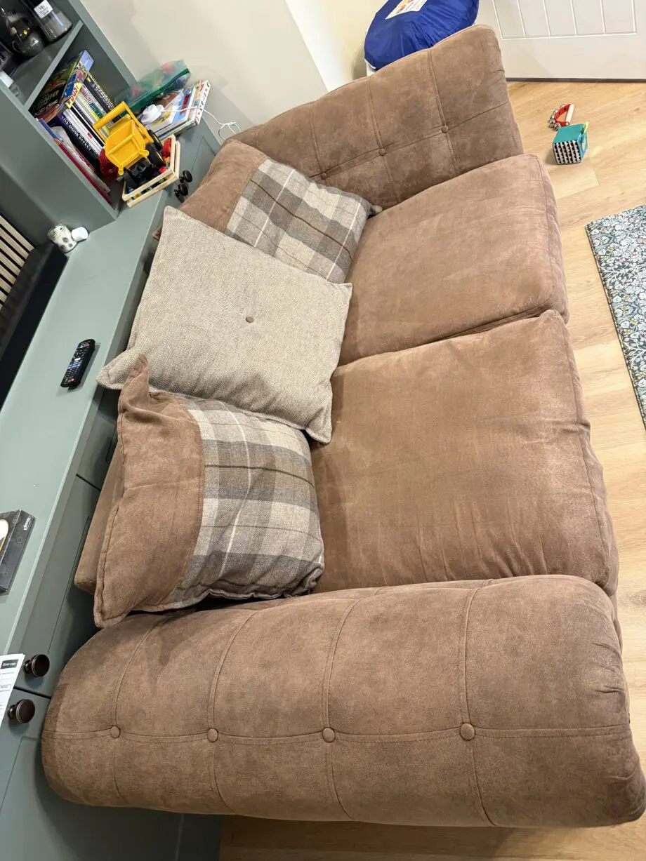 DFS - BEDFORD PB ENCORE 2SEAT SOFA -BROWN COMBINATION