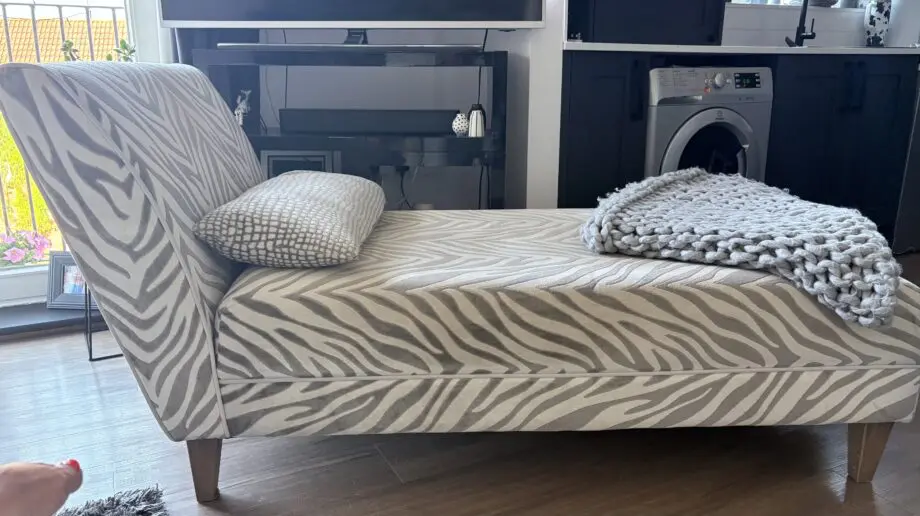 Chaise chair