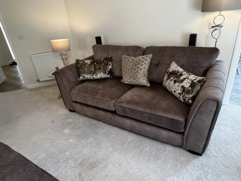 Sofa Set in Mint Condition. Almost new.