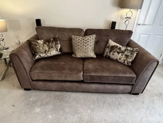 Sofa Set in Mint Condition. Almost new.