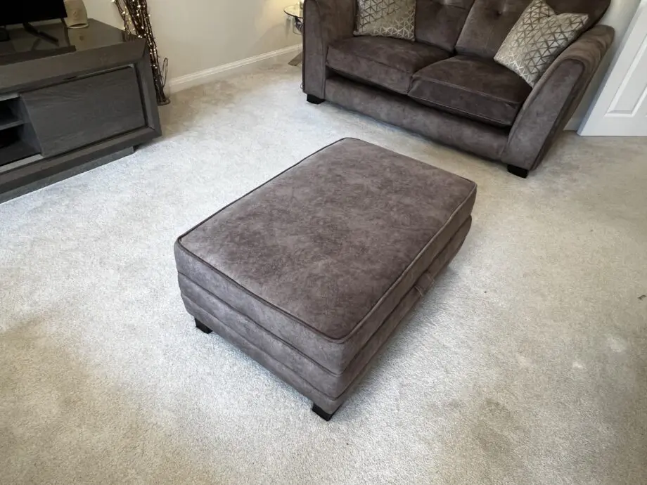 Sofa Set in Mint Condition. Almost new.