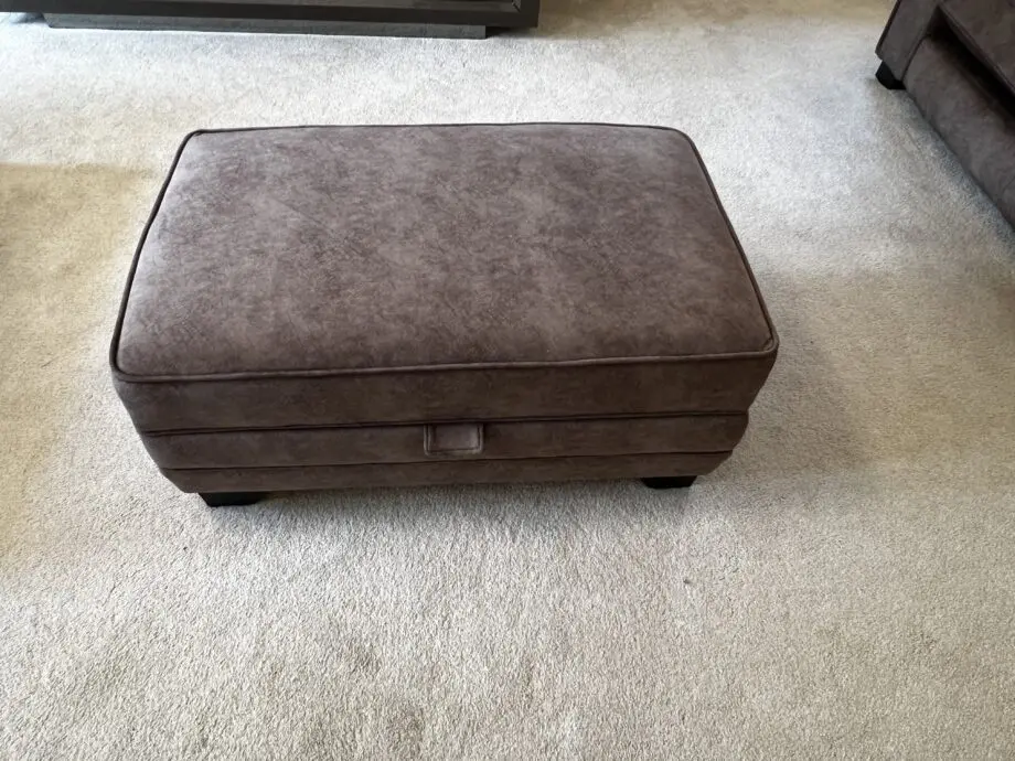 Sofa Set in Mint Condition. Almost new.