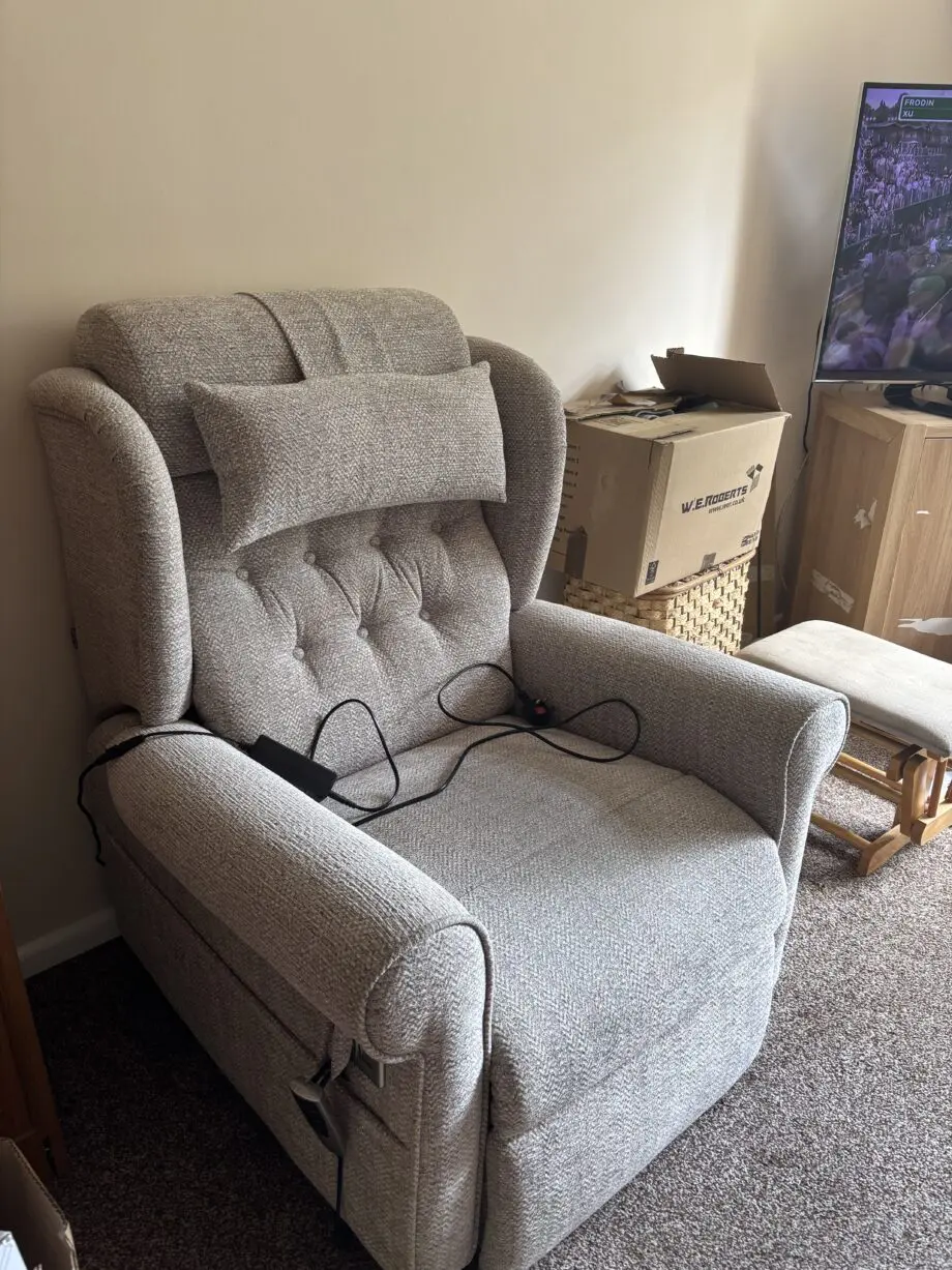 Willowbrook Grey Riser Recliner Chair