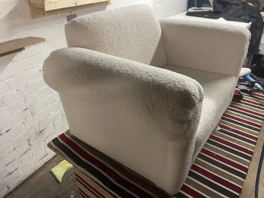 This is a costum build mini sofa for kids made in teddy fabric