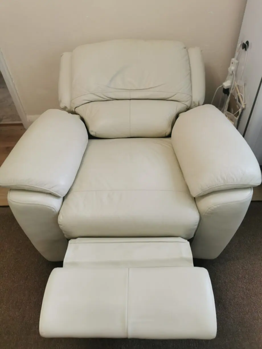 Leather electric reclinable armchair