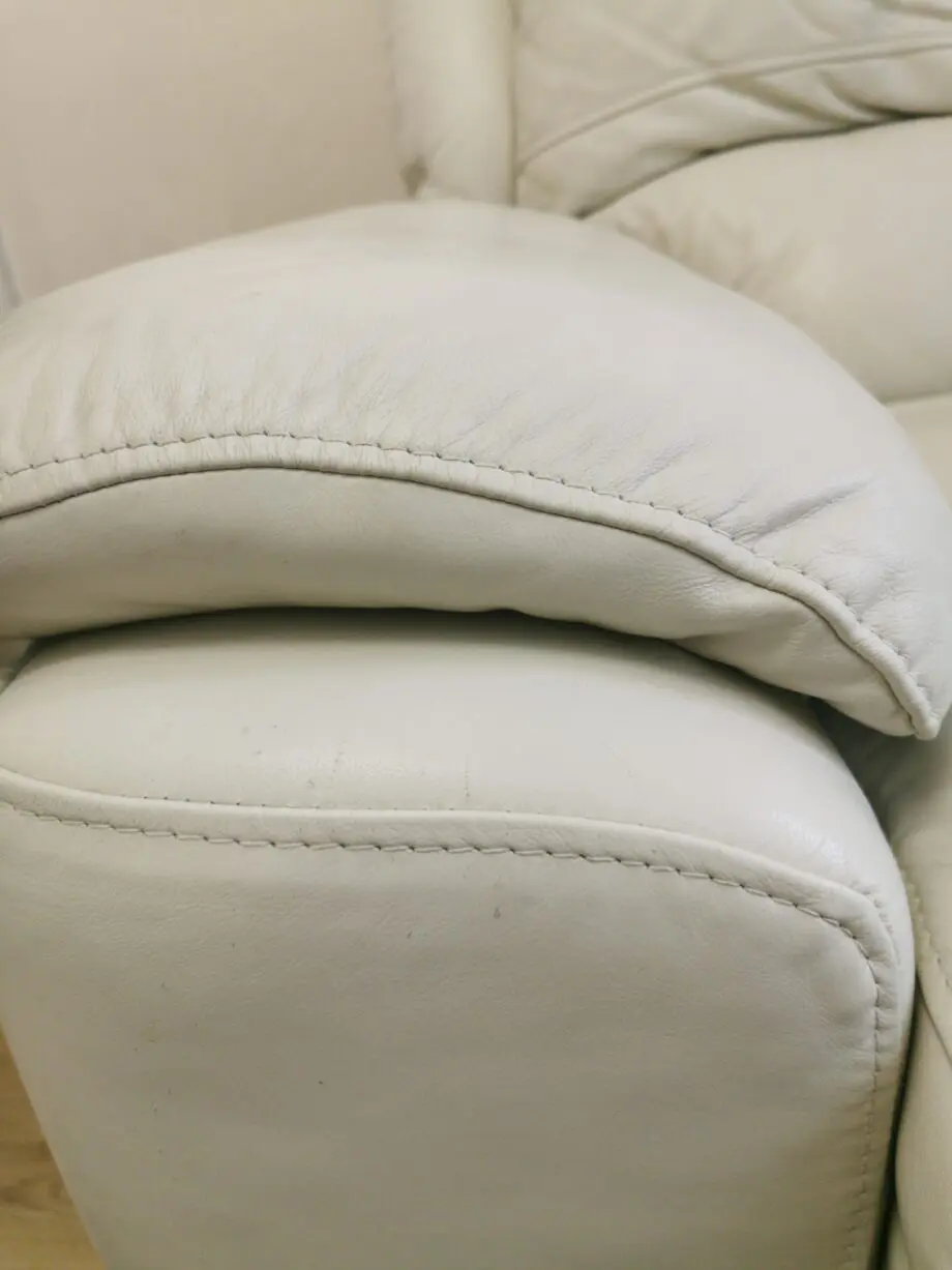 Leather electric reclinable armchair