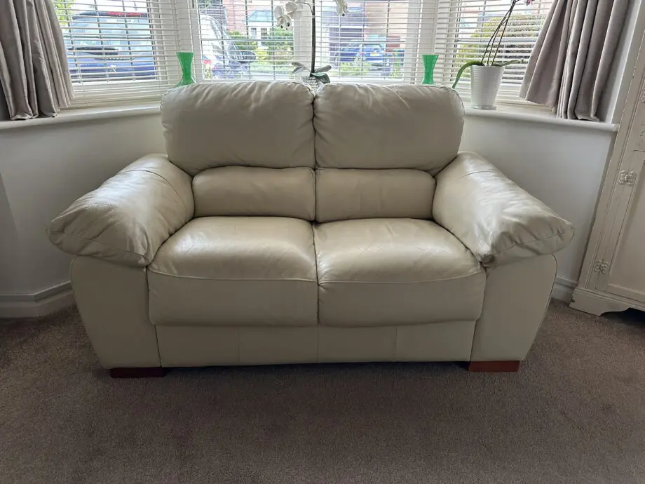 Harvey’s 100% cream leather sofa set 3+2