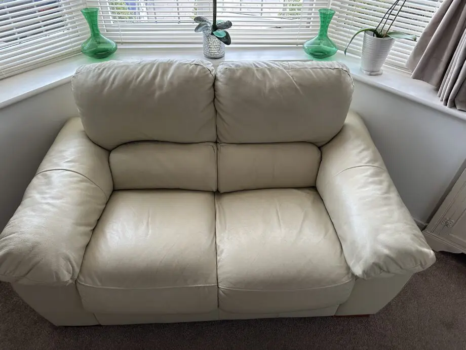 Harvey’s 100% cream leather sofa set 3+2