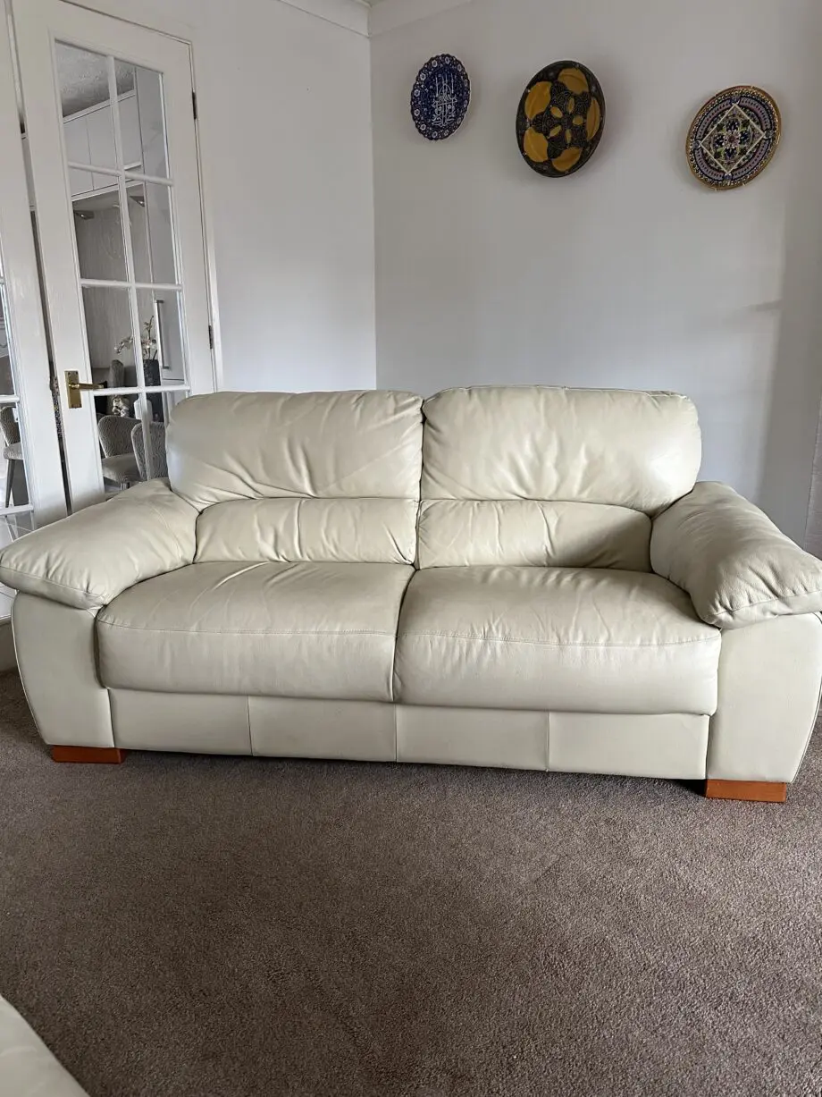 Harvey’s 100% cream leather sofa set 3+2
