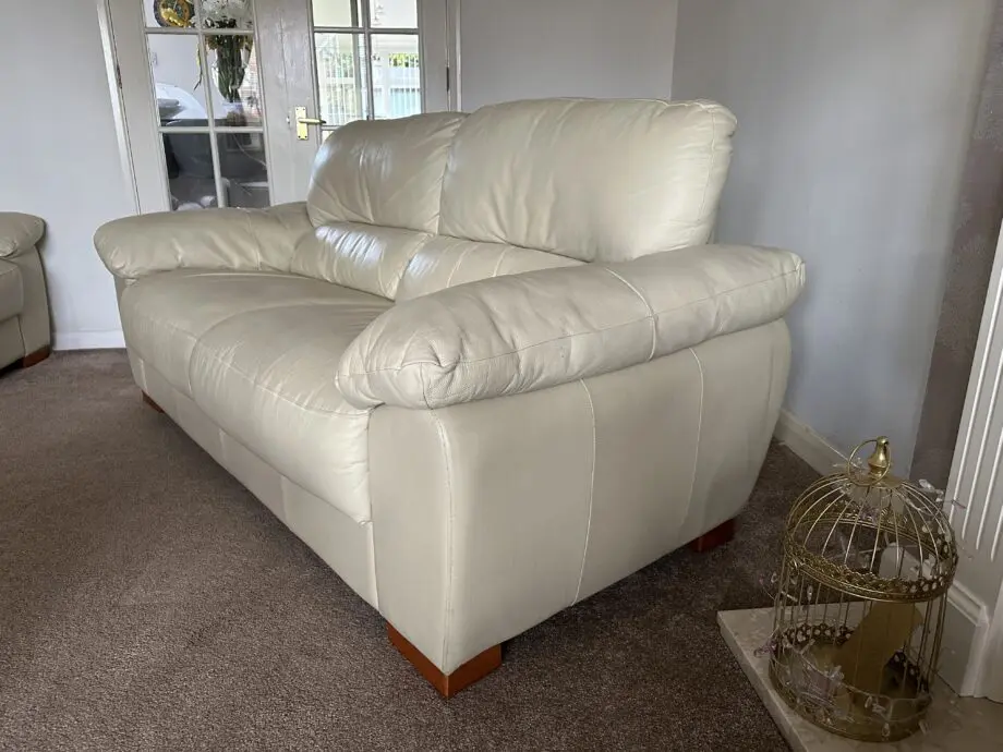 Harvey’s 100% cream leather sofa set 3+2