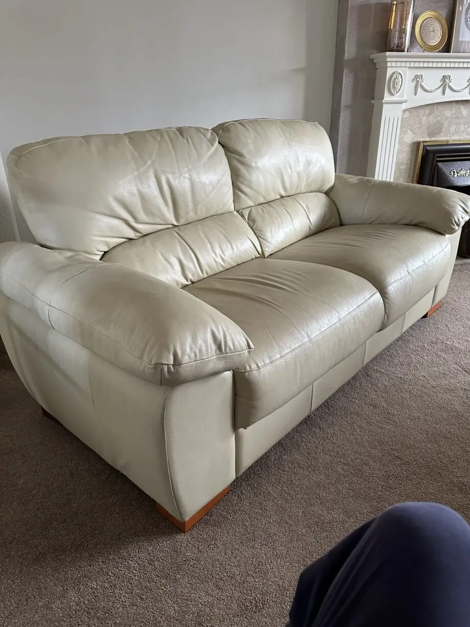 Harvey’s 100% cream leather sofa set 3+2
