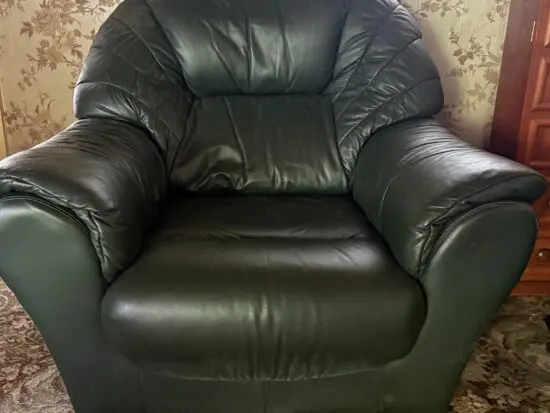 Unknown bottle green 3 leather armchairs
