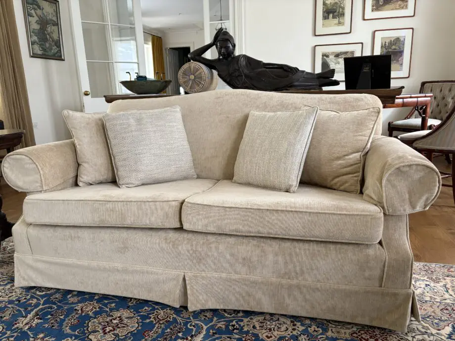 Classical style sofa