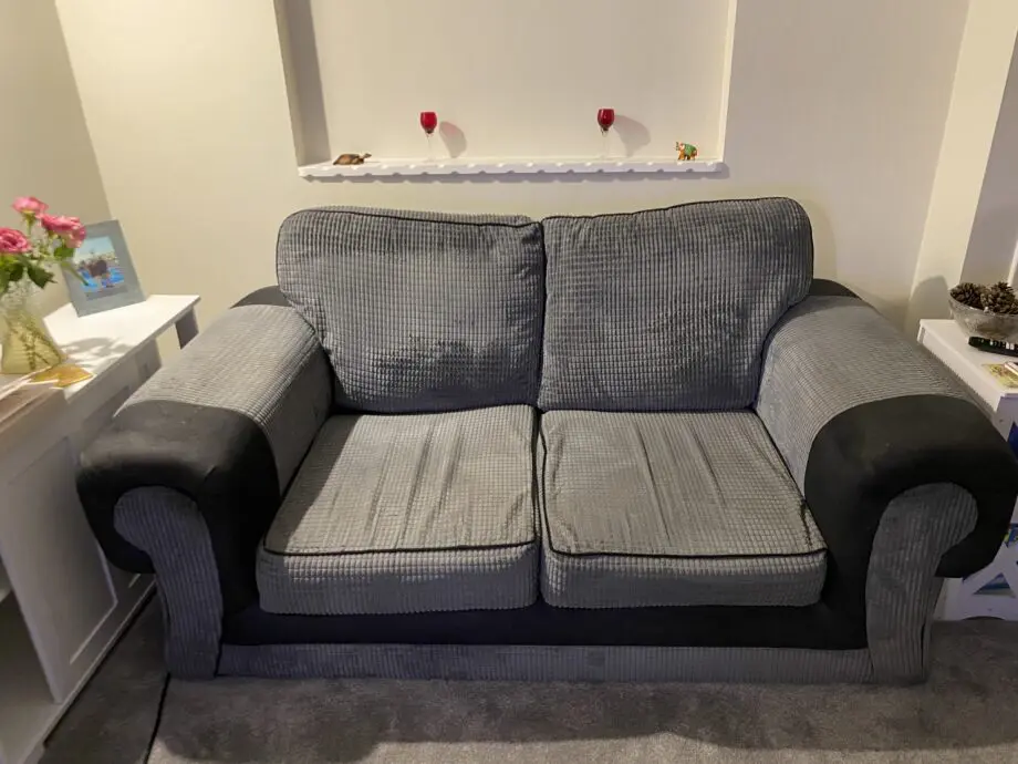 3 & 2 sester sofas