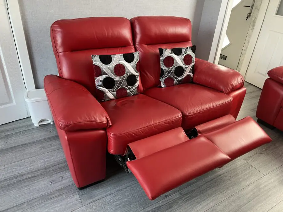 Harvey’s Red sofa 3+3+2, 2seater in recliner,